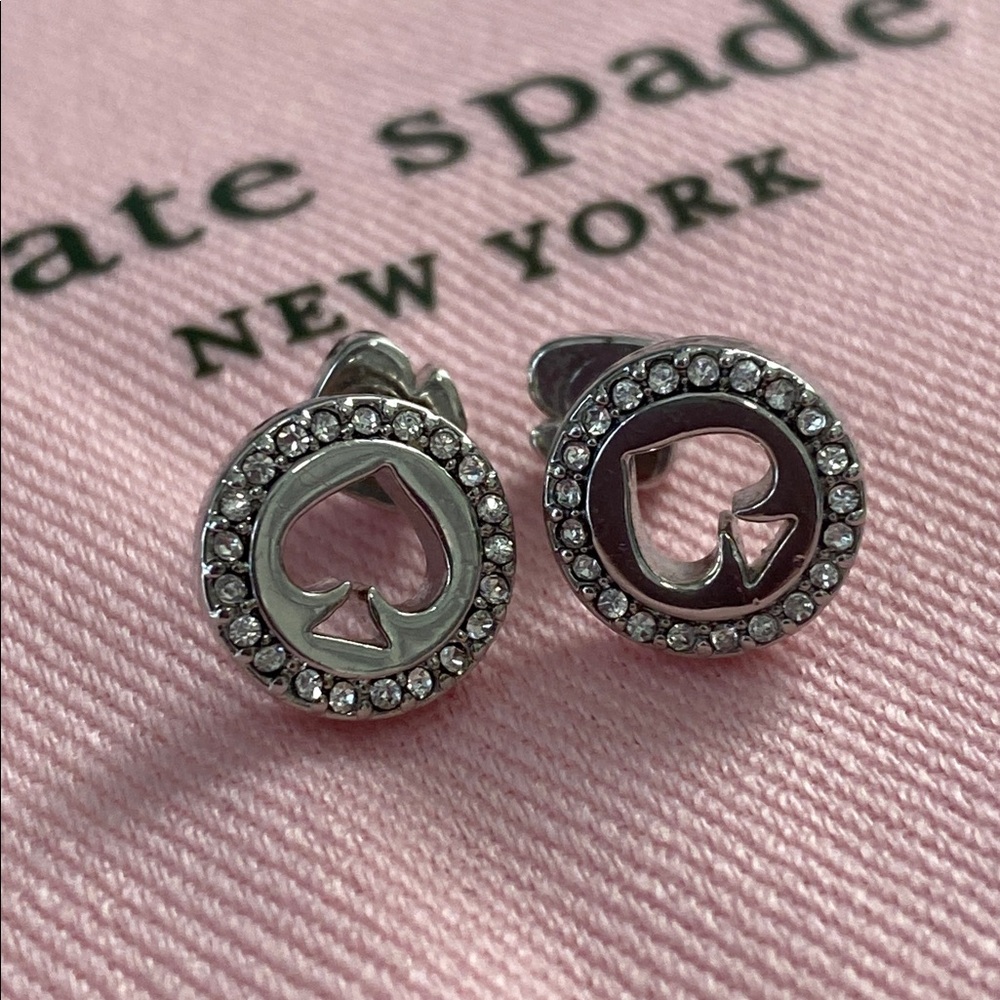 Kate Spade Sparkle Silver Spot the Spade Pave Halo Heart Stud Earrings Dust Bag - Picture 16 of 16